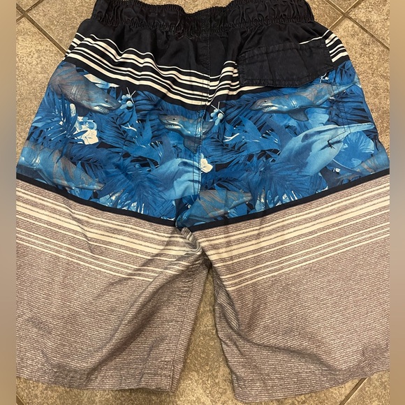 Boys swim trunks size medium 10/12 - Picture 3 of 8
